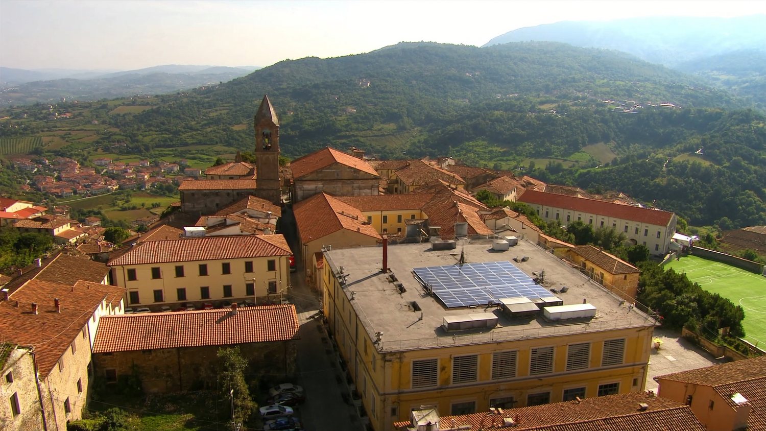 Impianto fotovoltaico a terra in area agricola